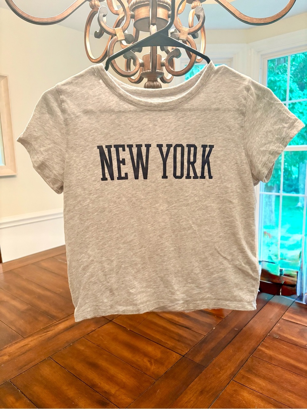 Hollister Gray "New York" Graphic Tee - Women Tops - Picture 1 of 4